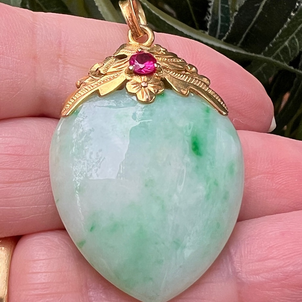 VINTAGE 14K YELLOW GOLD ORNATE LARGE OVERSIZED JADE RUBY HEART PENDANT STATEMENT
